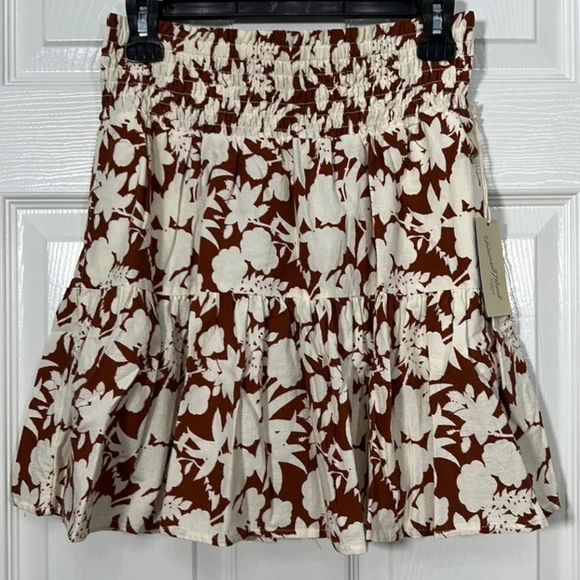 NWT Universal Thread Floral Ruffle Skirt Size Medium - Picture 4 of 13